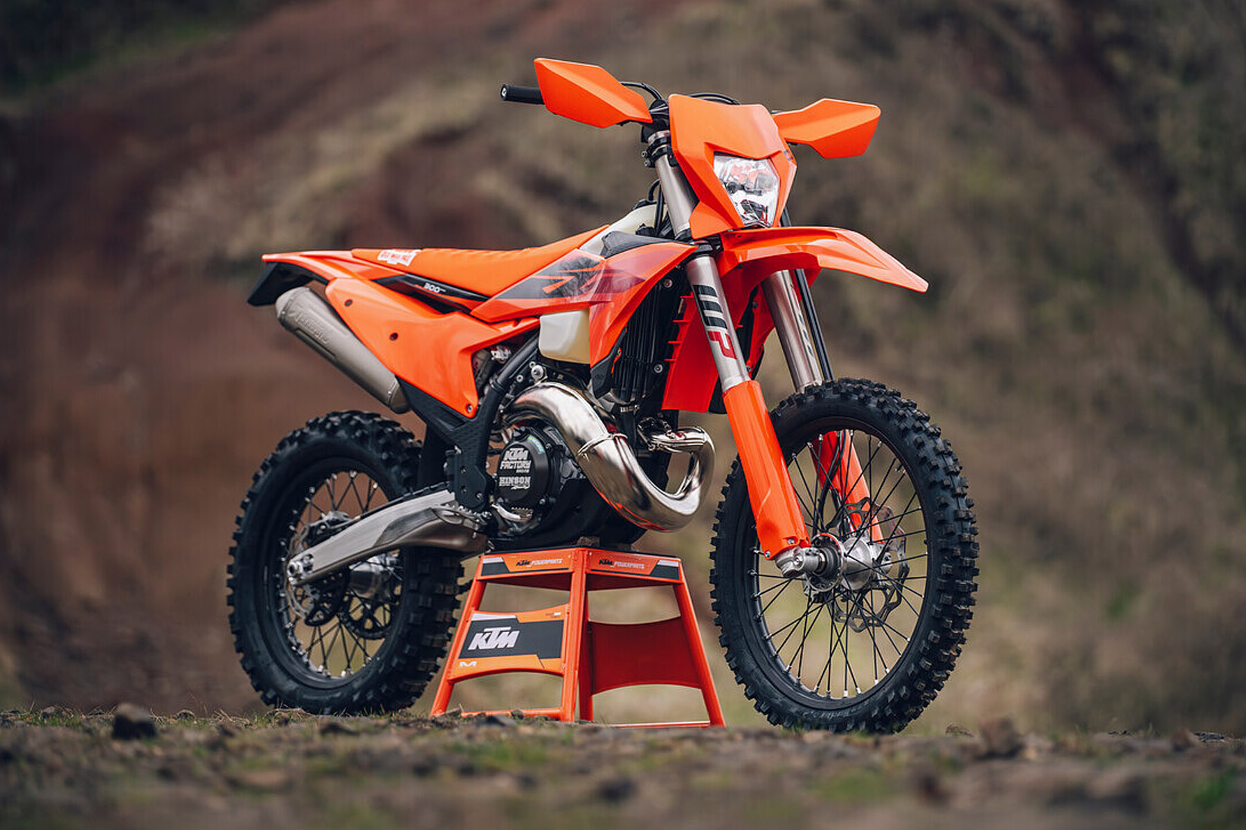 ---KTM_Enduro_2027_02.jpg